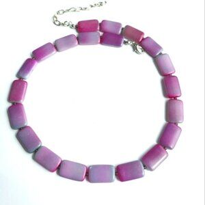 Vintage 70s Czechoslovakian glass bead necklace magenta purple